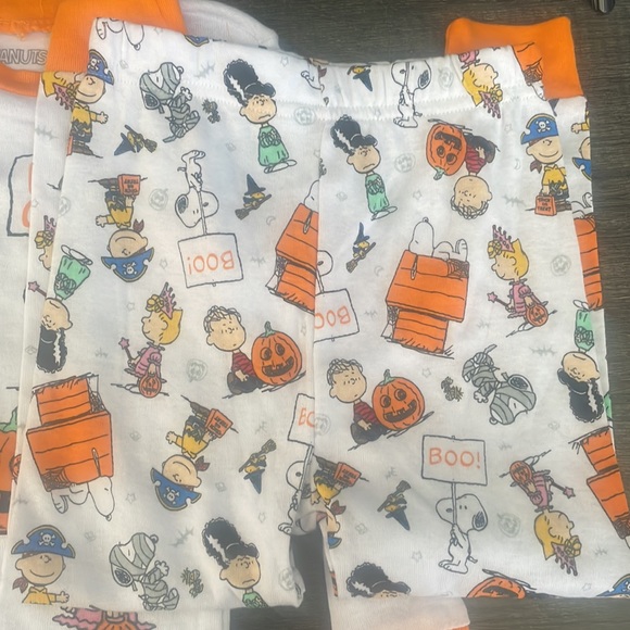 NWOT Unisex Peanuts Halloween Pajama Set - Picture 4 of 5